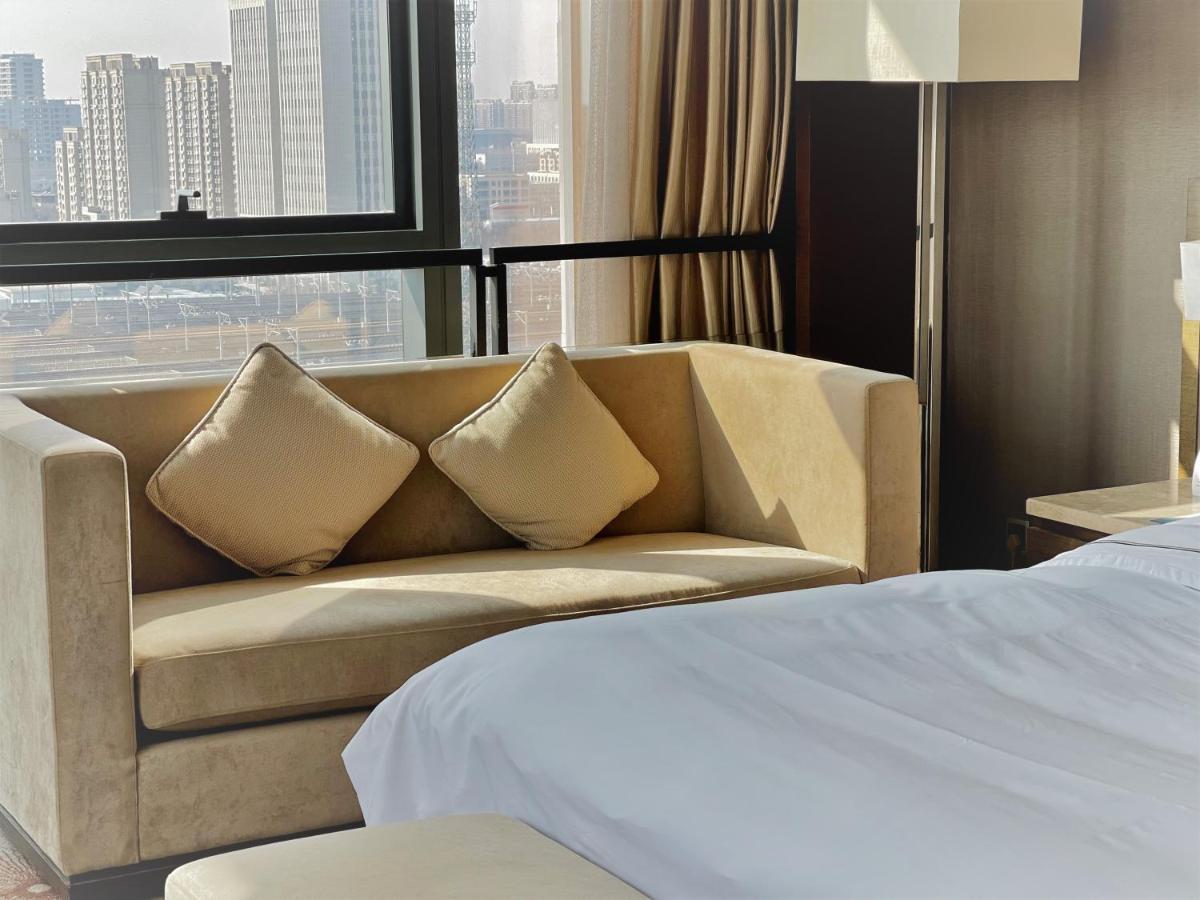 Hotel Melia Jinan Esterno foto